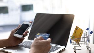 Comparison: Credit Cards for Car Rentals vs. Traditional Cards in the USA