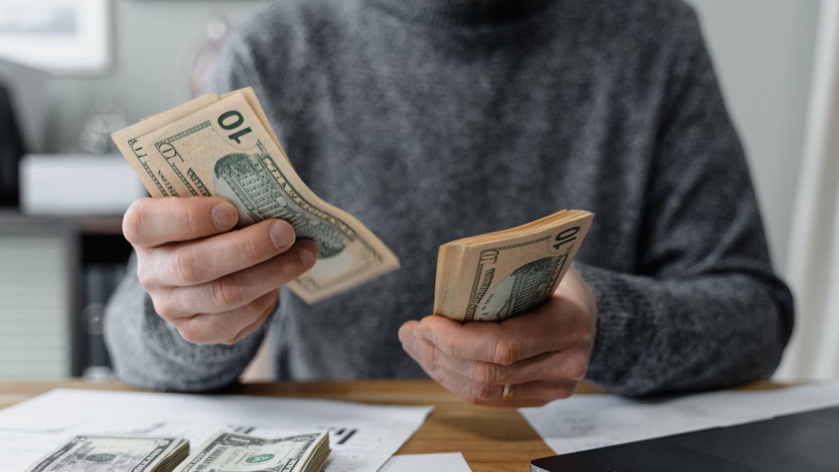 Extra Income in 2025: How Americans Are Monetizing Hobbies to Balance Their Budgets